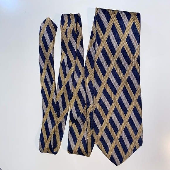 Vintage CAMOUFLAGE Clothing NYC Men’s Necktie Blue/Gold/Grey 100% Silk Checked - Picture 5 of 6